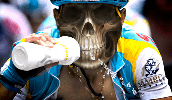 ¿Bebes agua cuando haces deporte? ¡Cuidado! 14 deportistas han muerto por hacer esto.