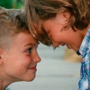 6 Maneras de fortalecer las relaciones entre hermanos